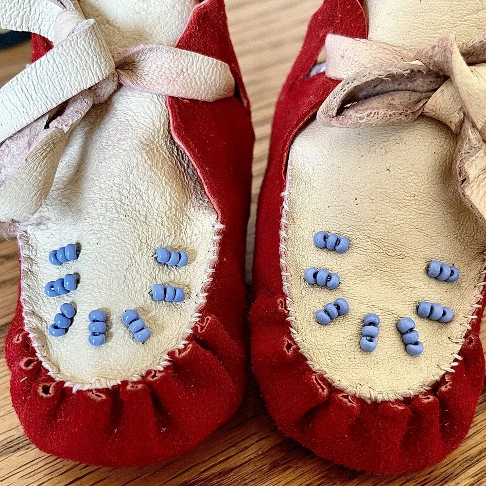 VTG Navajo Baby Booties Moccasins 50s Deer Skin Leather Sz 0 Beaded Red Handmade